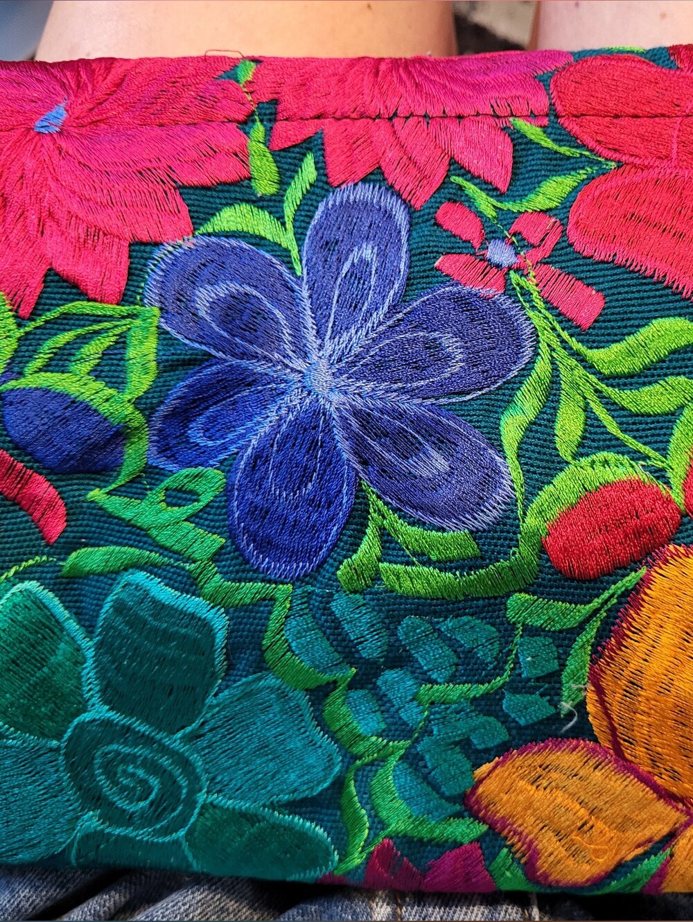 Bag Embroidered - Picture 2 of 3
